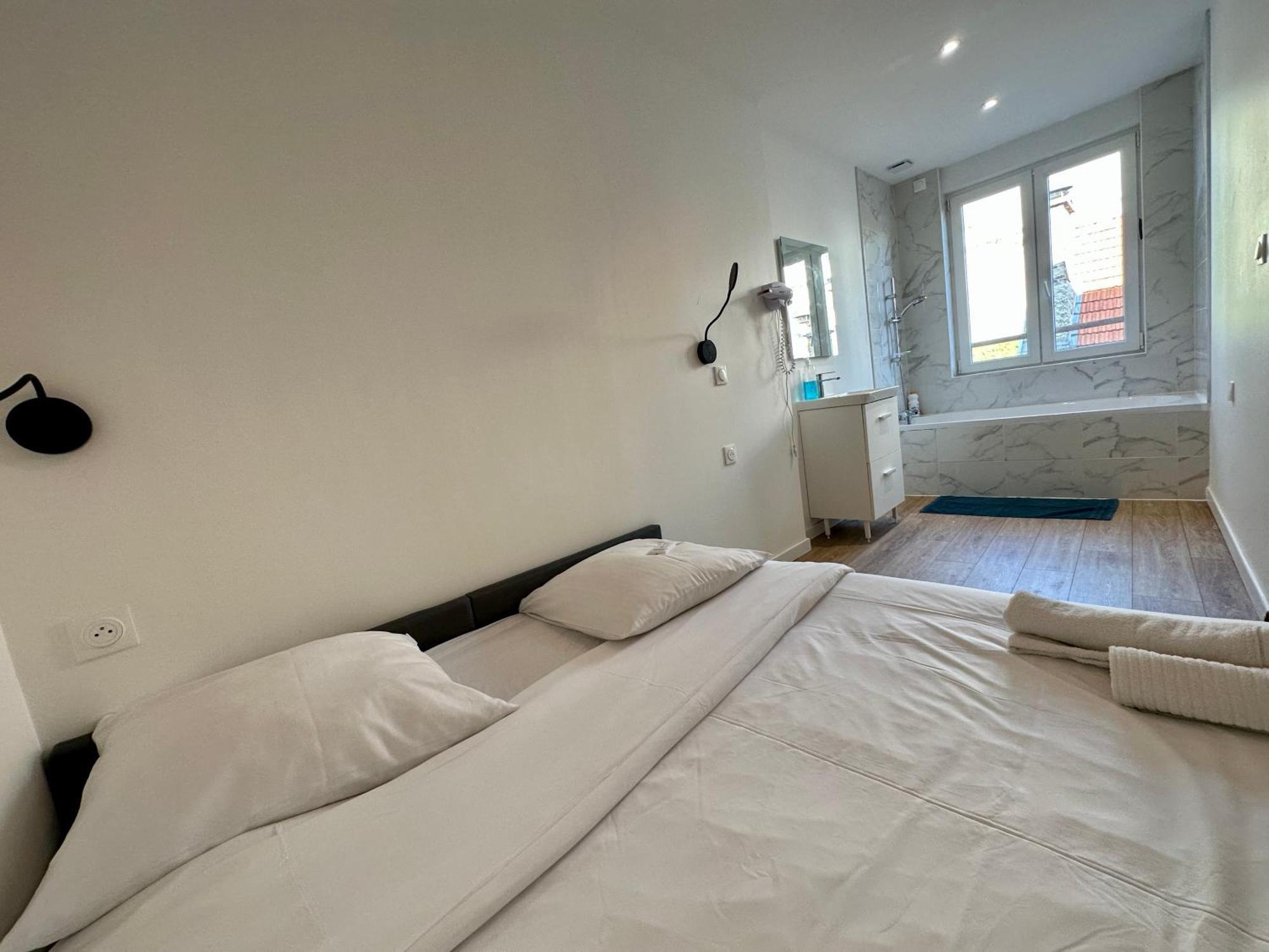 Petra - Appartement Climatise En Hypercentre Reims Ngoại thất bức ảnh